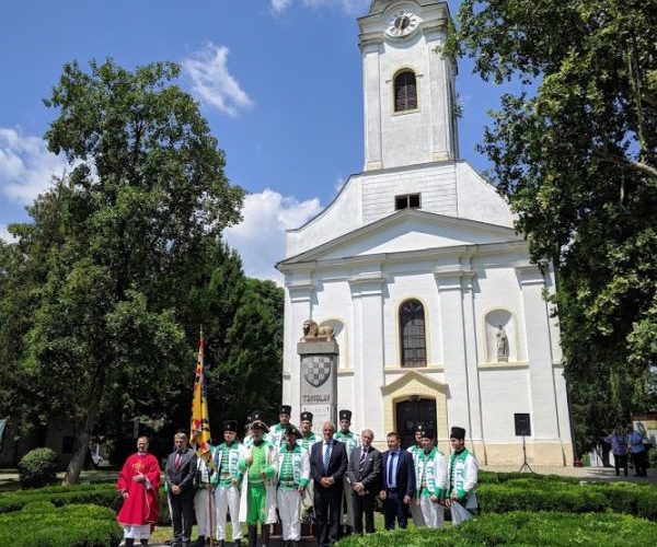 Povijesne postrojbe