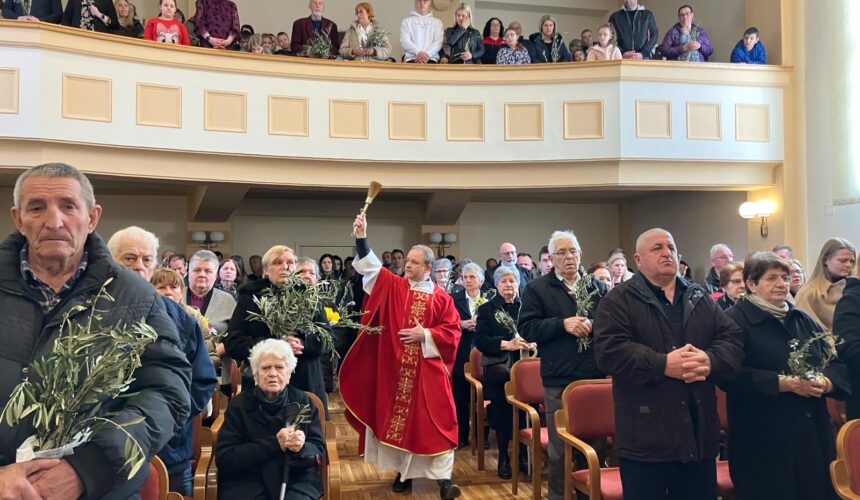 Cvjetnica u župi sv. Petra apostola u Ivanić-Gradu