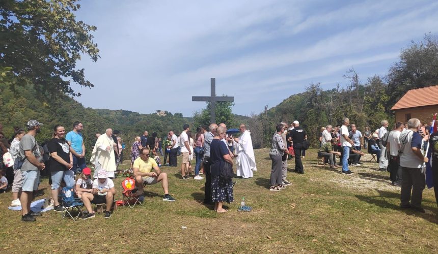 Mješoviti župni zbor župe sv. Petra apostola pjevao na euharistijskom slavlju o 81. obljetnici stradanja Zrinjana
