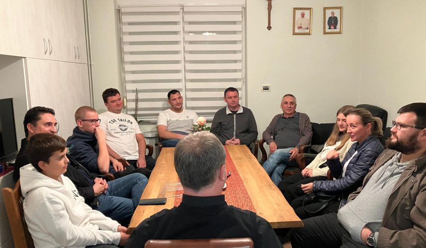 Zajedništvo, tradicija, vjera: Susret generacija ministranata u Župi svetog Petra apostola