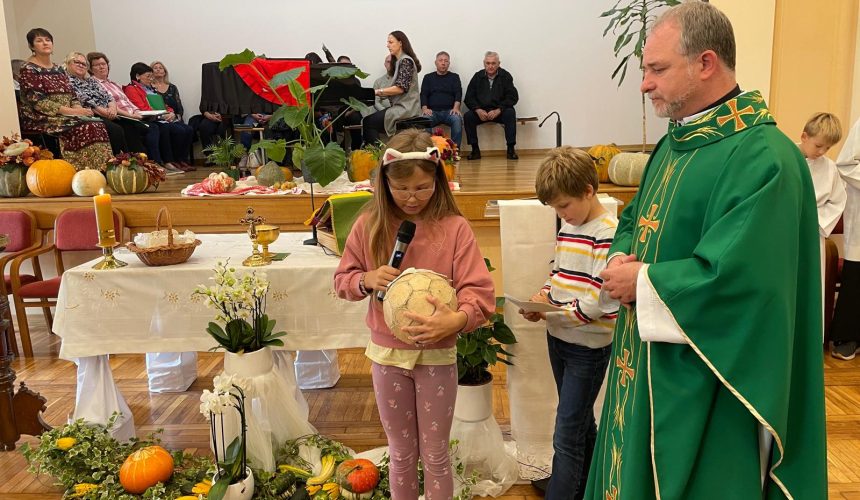 Nedjelja zahvale za Božja dobročinstva u župi sv. Petra apostola u Ivanić-Gradu 2025. godine