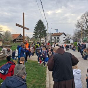 KRIŽNI PUT ZAJEDNO U NADI – Župe Blažene Djevice Marije, Kloštar Ivanić i župe sv. Petra apostola u Ivanić -Gradu