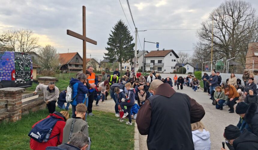 KRIŽNI PUT ZAJEDNO U NADI – Župe Blažene Djevice Marije, Kloštar Ivanić i župe sv. Petra apostola u Ivanić -Gradu