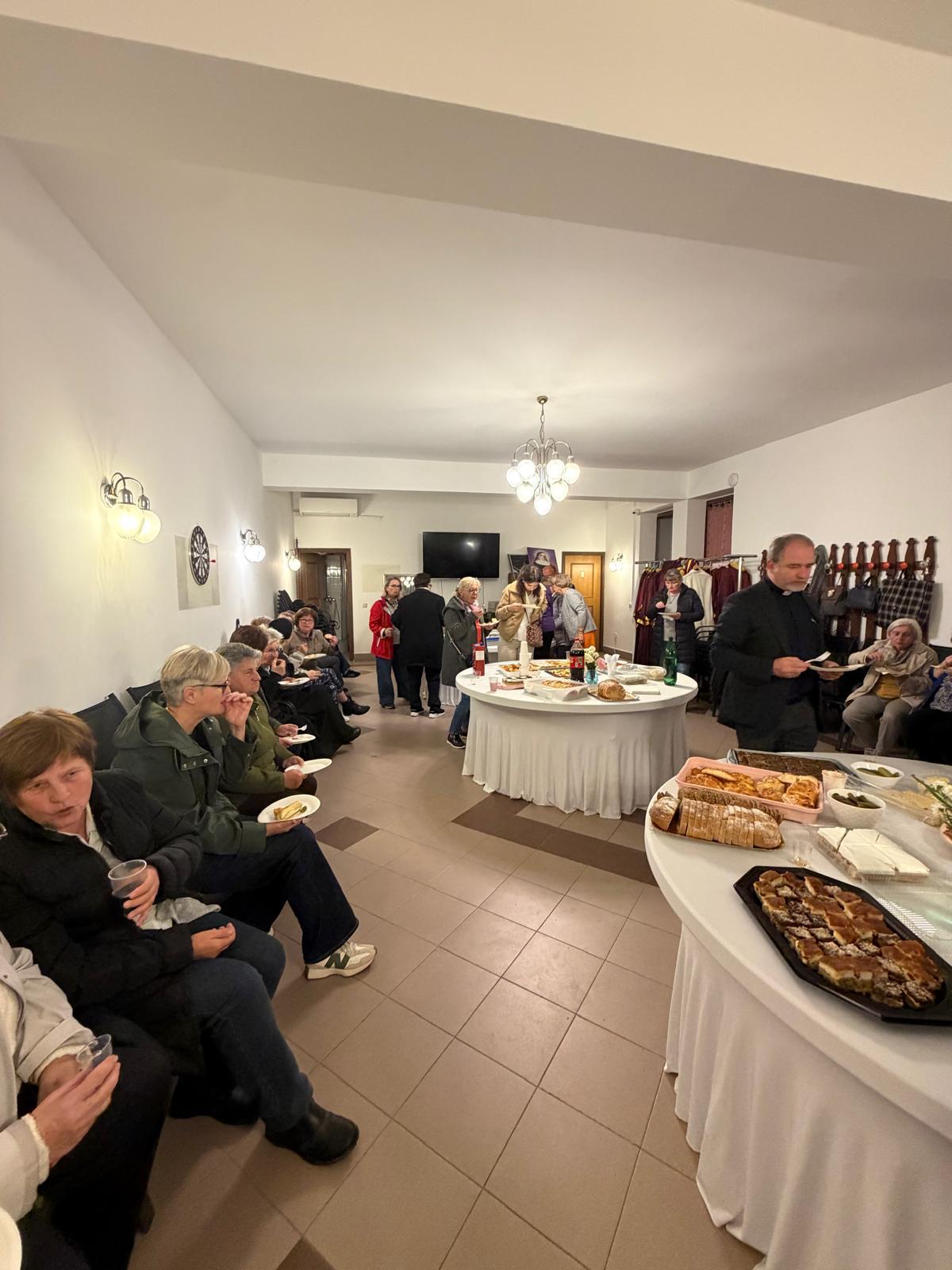 Druženje članova Marijine legije i gostiju povodom 400. susreta