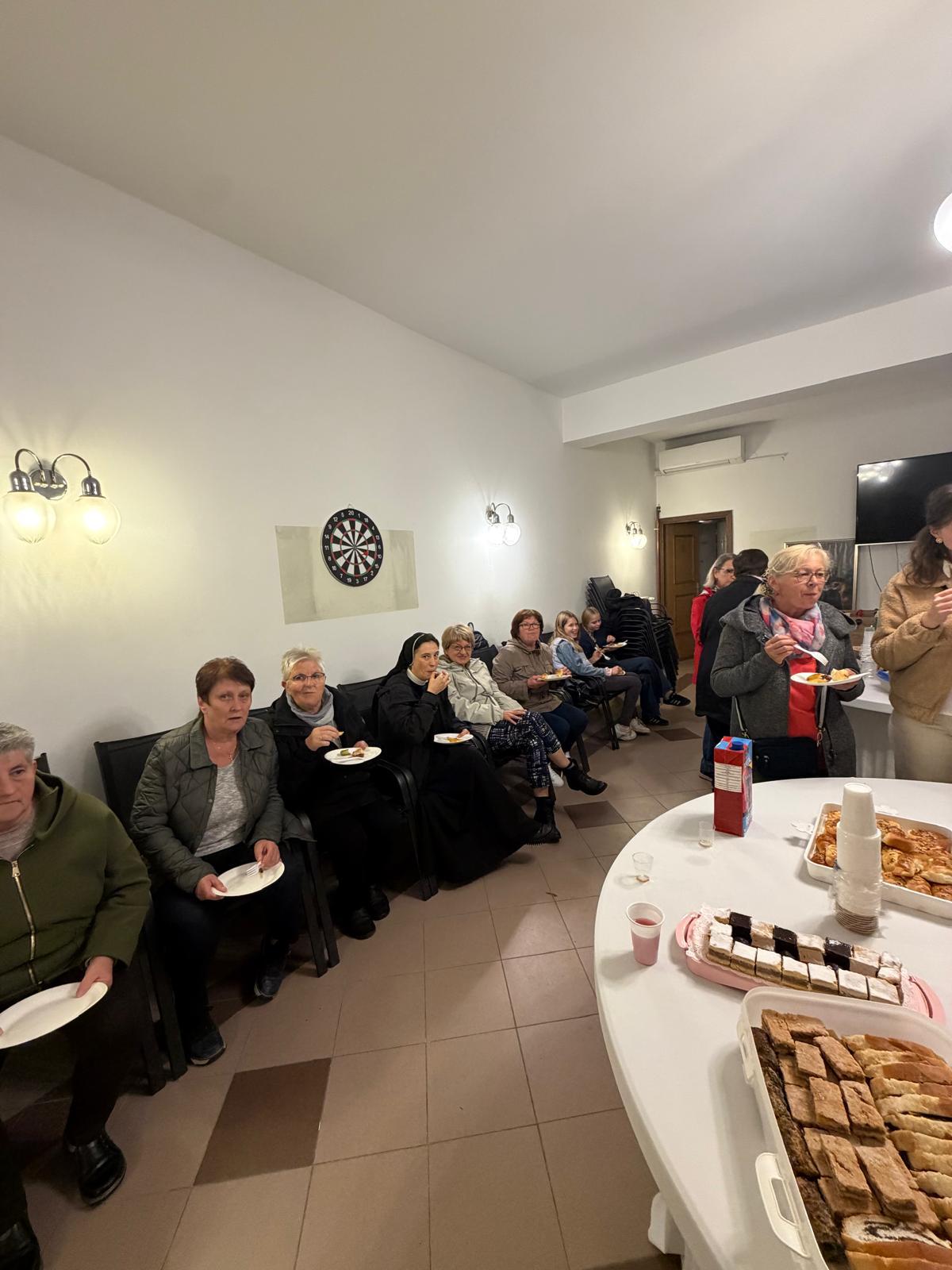 Druženje članova Marijine legije i gostiju povodom 400. susreta