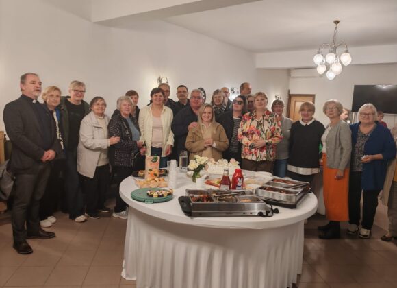 Marijina legija: skupna fotografija na proslavi 400. susreta u Ivanić-Gradu