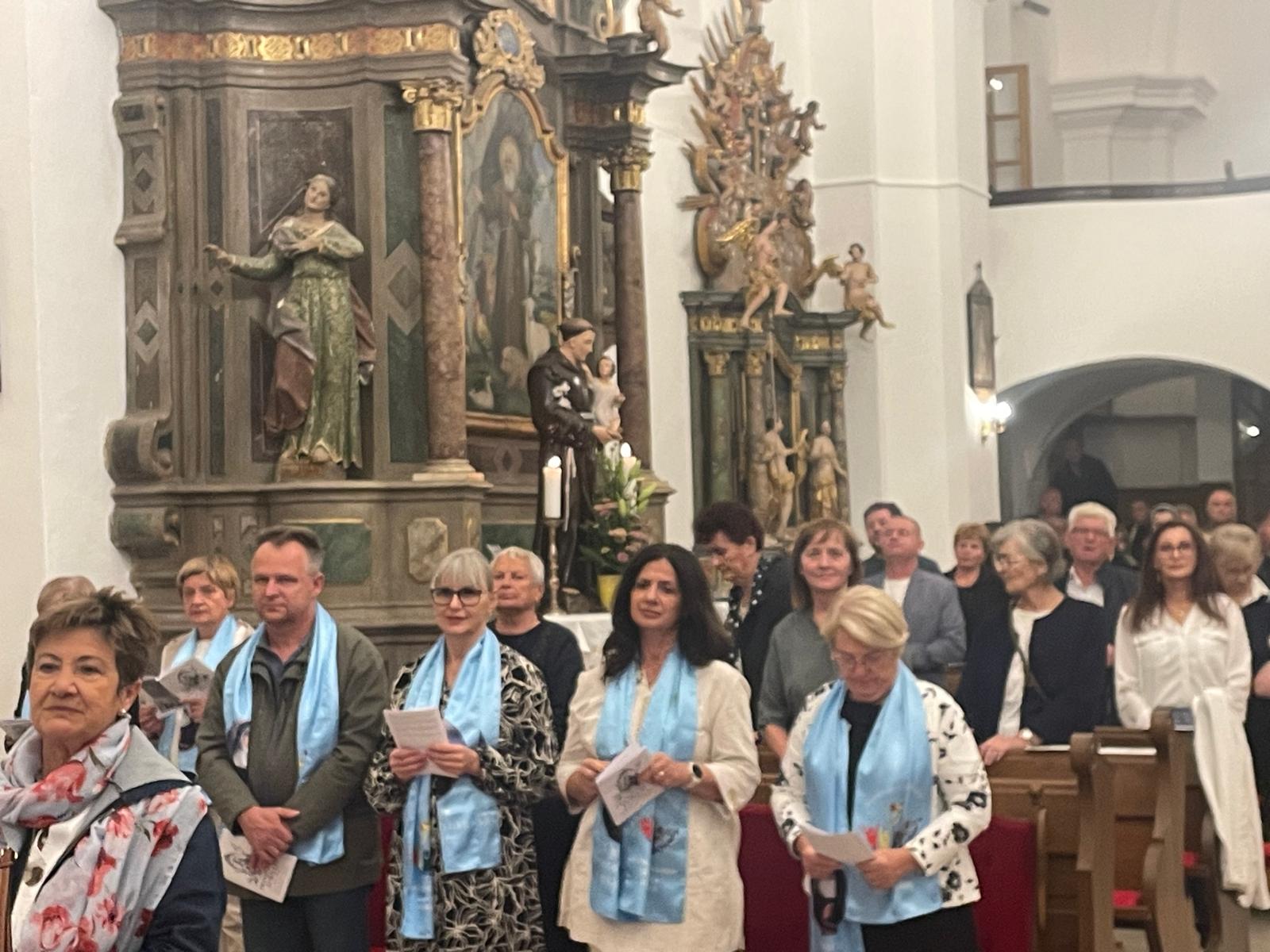 Vjernici na slavlju sv. Franje u crkvi u Kloštar Ivaniću