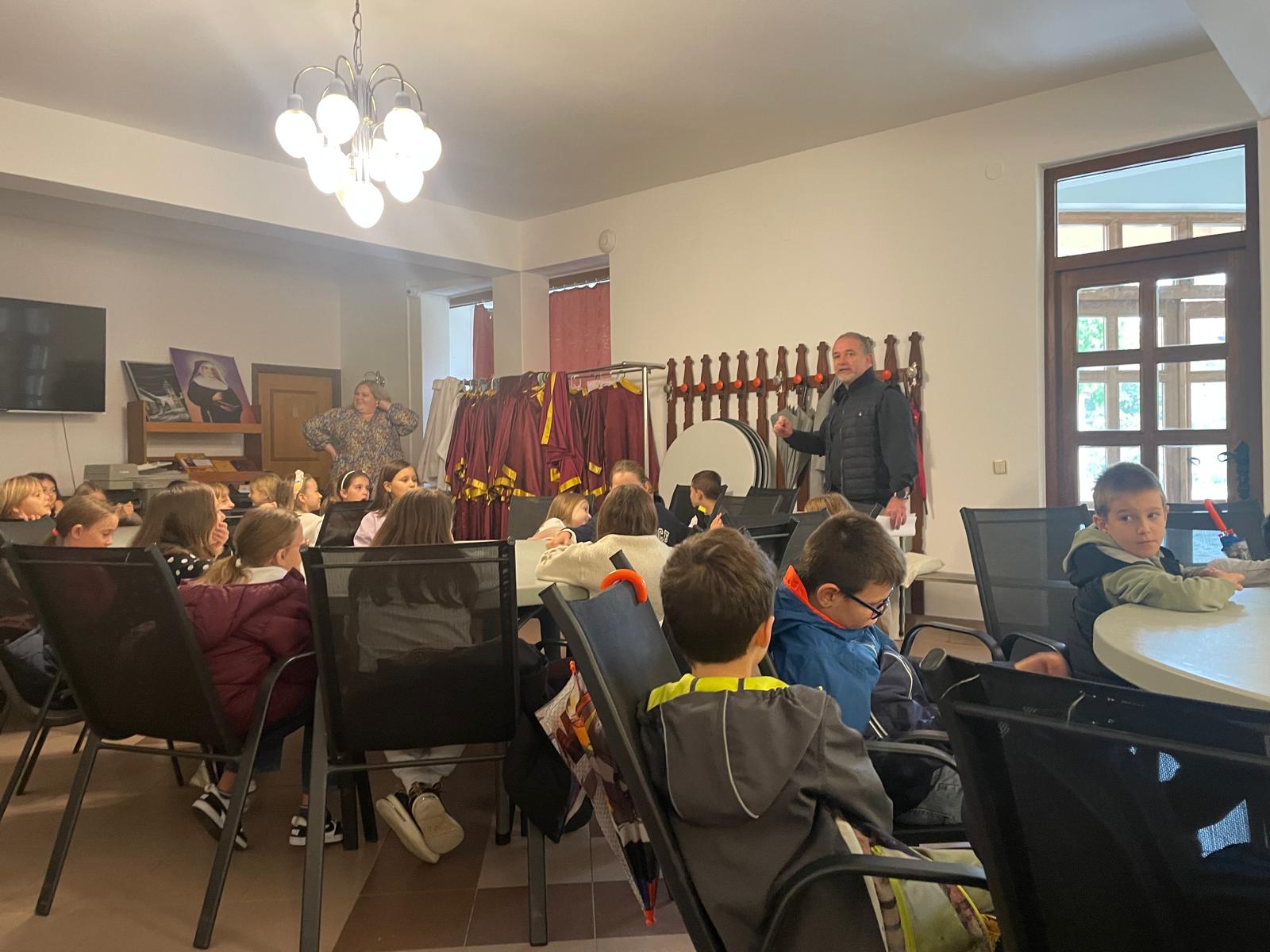 Poslanici Milosrđa na proslavi blagdana sv. Franje u župnoj dvorani