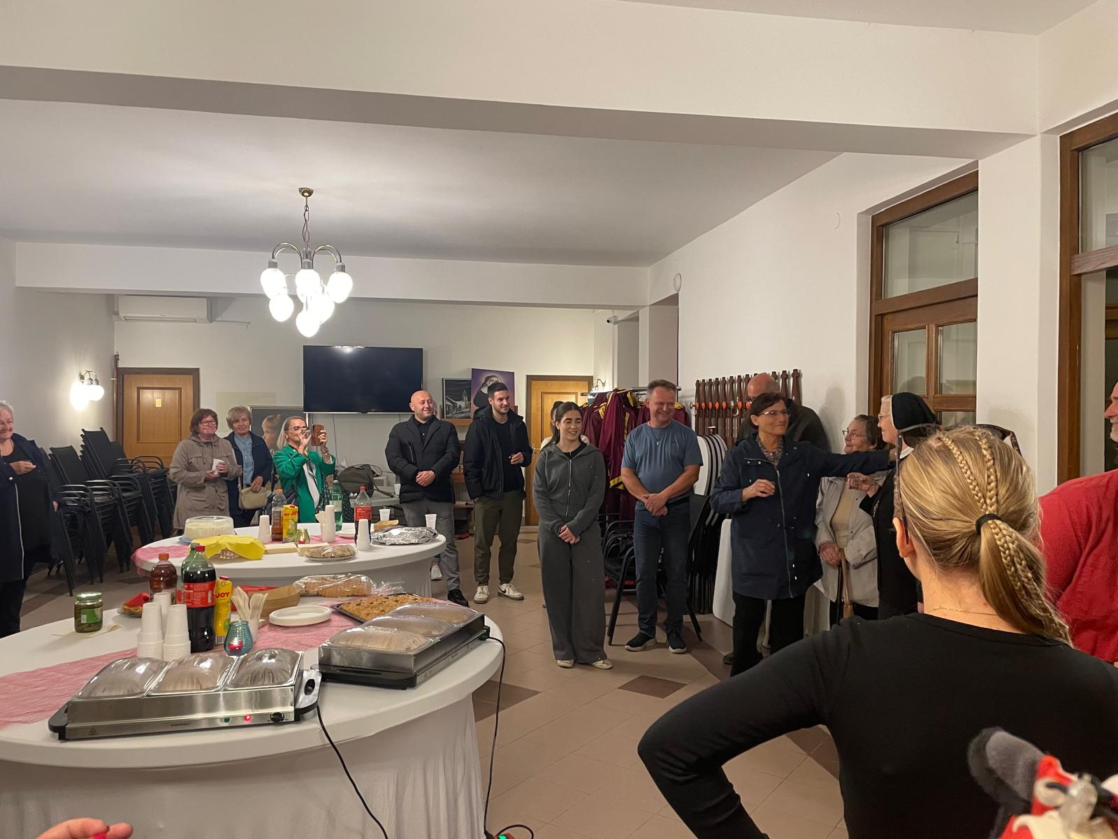 Poslanici Milosrđa na proslavi blagdana sv. Franje u župnoj dvorani