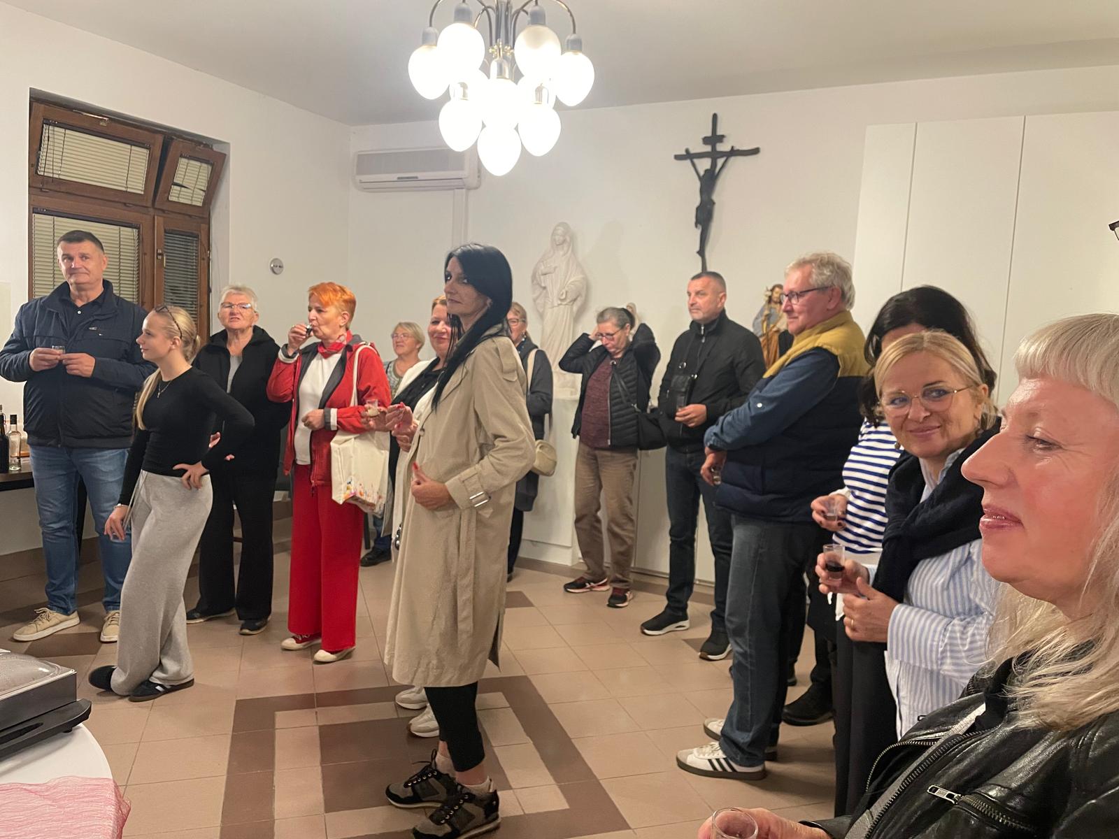 Poslanici Milosrđa na proslavi blagdana sv. Franje u župnoj dvorani