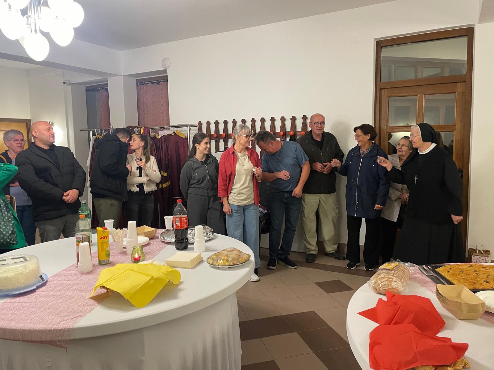 Poslanici Milosrđa na proslavi blagdana sv. Franje u župnoj dvorani
